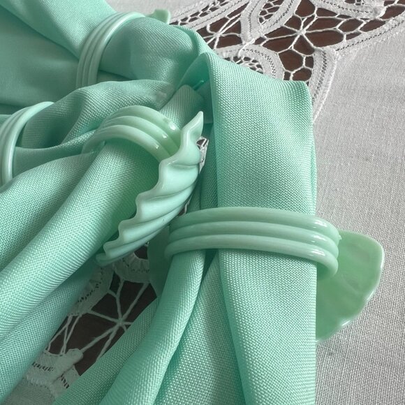 Vintage Mint Green Dinner Napkins and Shell Rings Set of 4 Coastal Home Dining - Picture 8 of 9